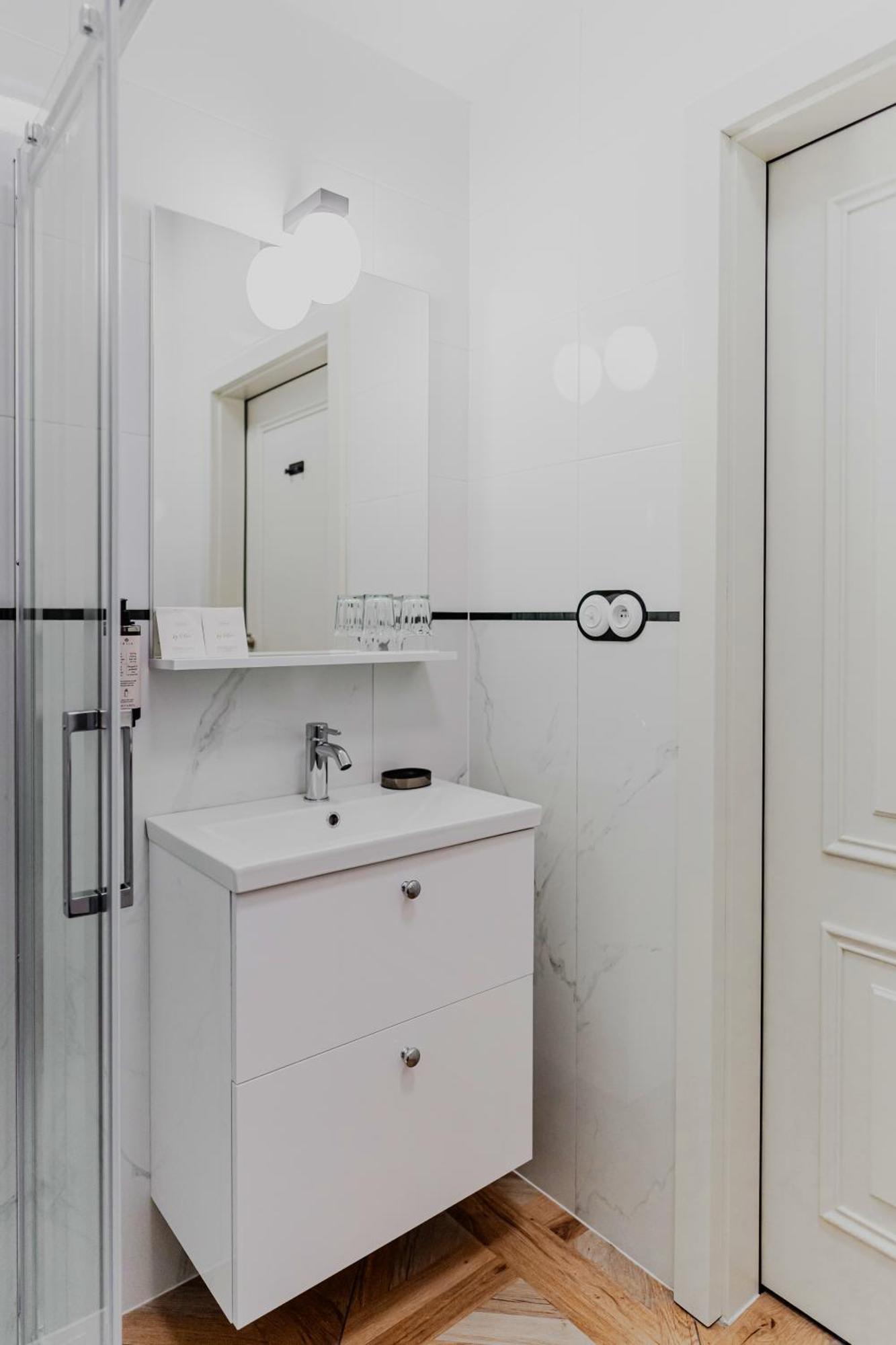 N33 Premium Apartments Old Town Krakow - Destigo Hotels Bilik gambar
